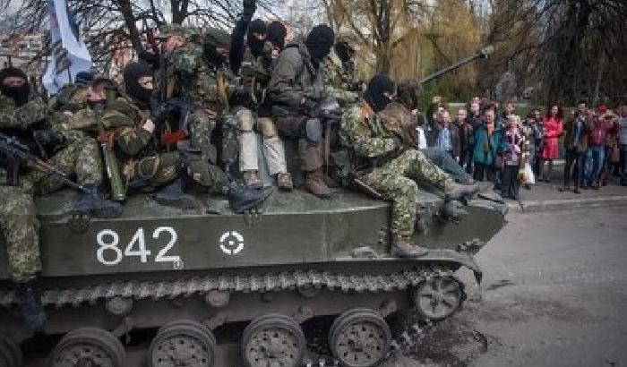 Ucraina: missili dei filorussi sugli sfollati