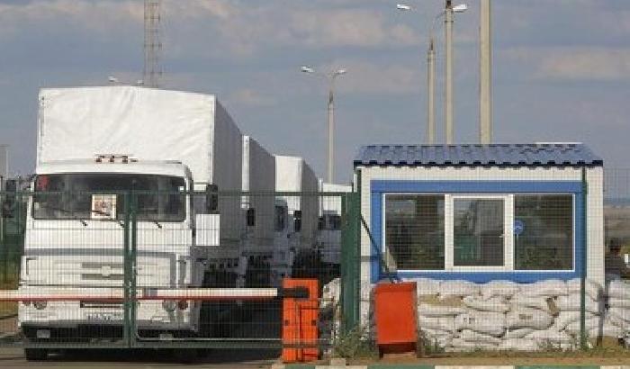 Camion russi in Ucraina, Obama e Merkel accusano: Mosca provoca