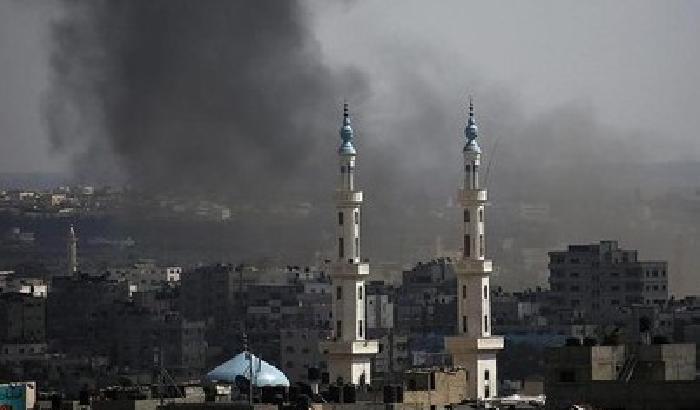 Gaza: continuano i raid, sale il bilancio delle vittime
