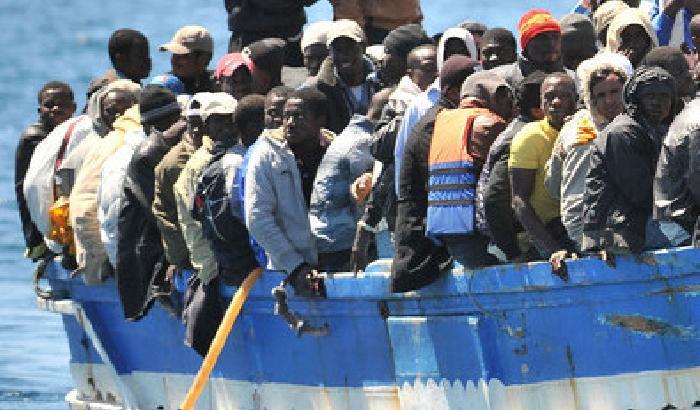 Canale di Sicilia: recuperate 24 vittime, più di 350 migranti salvati
