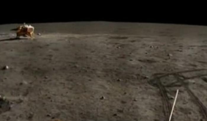La Luna vista con gli occhi del rover cinese Yutu