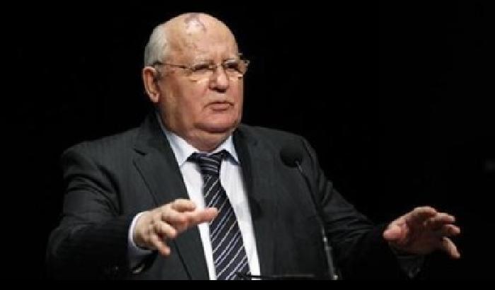 Gorbacev: "Usiamo il cervello"