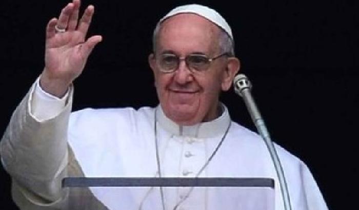 Il Papa: la violenza ceda il passo al dialogo