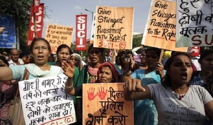 India, resiste allo stupro: lui la brucia viva