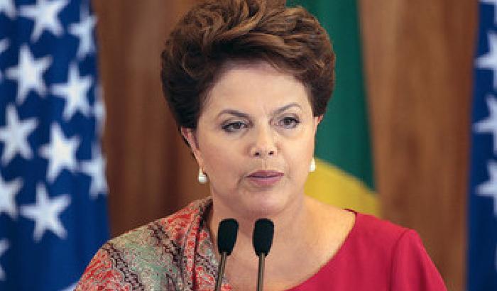Dilma Rousseff vince d'un soffio in Brasile