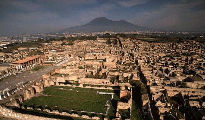 Pompei: donna restituisce reperto rubato nel '64