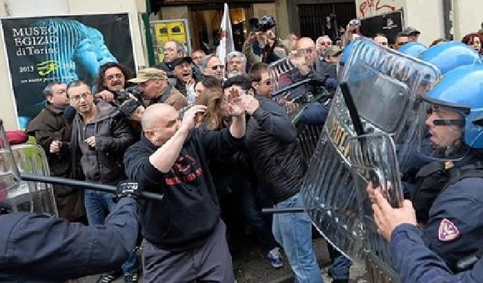 Scontri 1 maggio a Torino: arriva la prima condanna