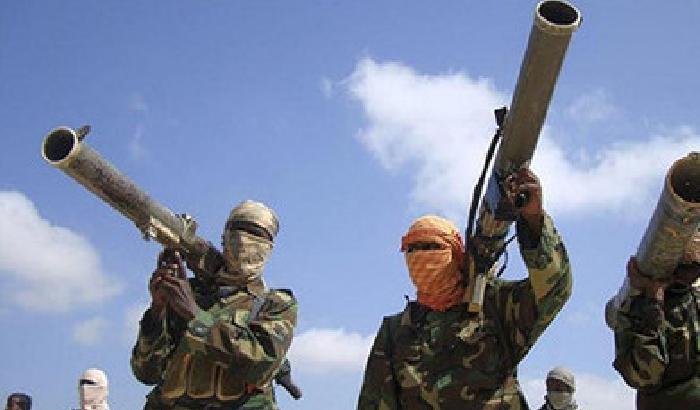 Kenya: miliziani attaccano un bus e uccidono 28 non musulmani