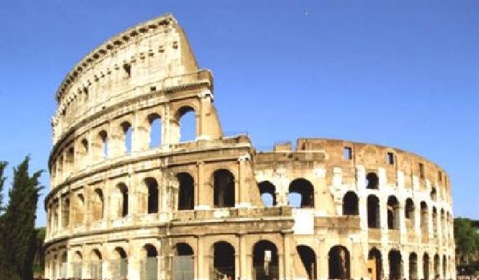 Incide una K sul Colosseo, condannato a 4 mesi
