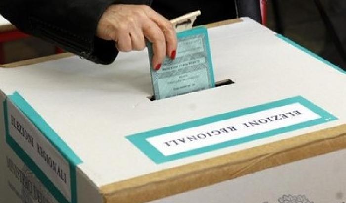 Regionali Emilia e Calabria: affluenza bassa