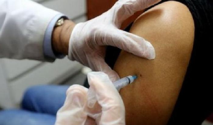 Tre morti sospette, bloccati vaccini antinfluenzali