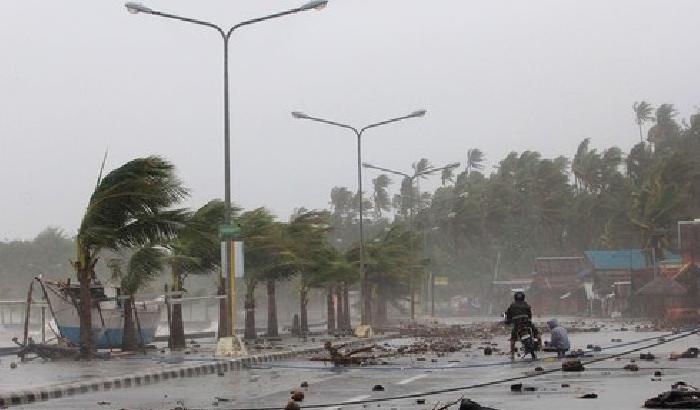 Terrore nelle Filippine per il tifone Ruby: almeno 4 i morti