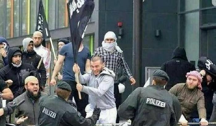 01084F-NEWS_136905 Il conflitto di civiltà è dentro di noi