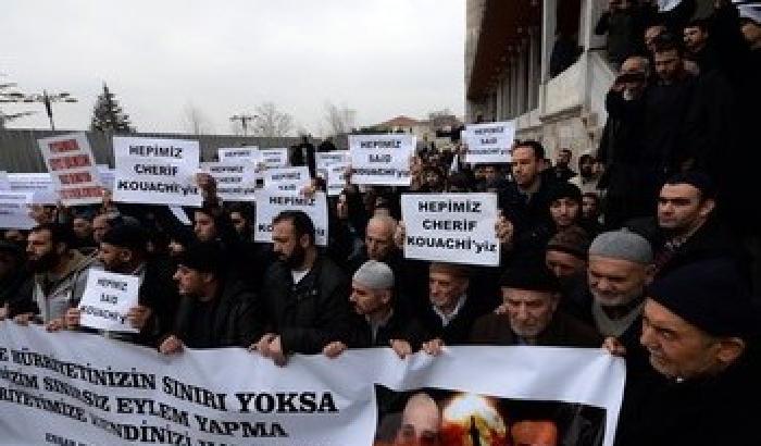 In Turchia contro Charlie Hebdo: siamo tutti Kouachi