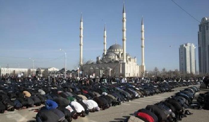 010A4E-la-manifestazione-di-grozny La manifestazione di Grozny