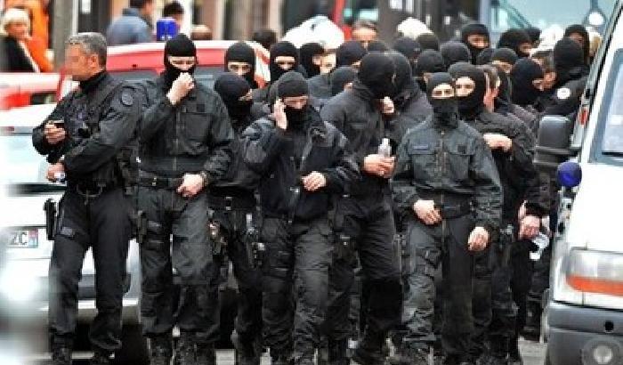 La polizia francese è violenta: la denuncia di Human right watch