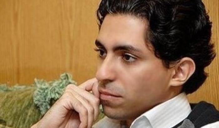 Rinviata la fustigazione del blogger saudita: rischia la vita