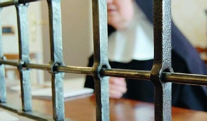 In ospedale per un mal di pancia e partorisce, ma è una suora