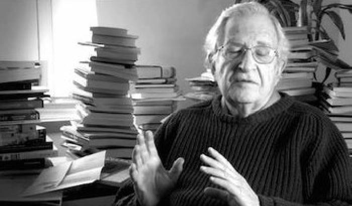 Chomsky: la guerra non si farà