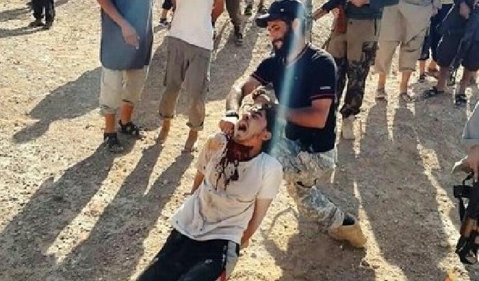 Fuggito con il malloppo: l'Isis dà la caccia al suo tesoriere