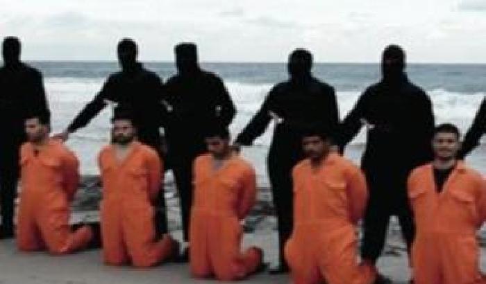 L'Isis in Libia massacra 24 cristiani copti