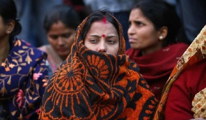 India, bimba di 7 anni stuprata e sgozzata a una festa di matrimonio