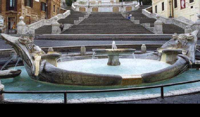 Storia della Barcaccia, il gioiello sfregiato dagli hooligans