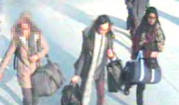 Allarme a Londra spariscono tre adolescenti: fuggite in Siria