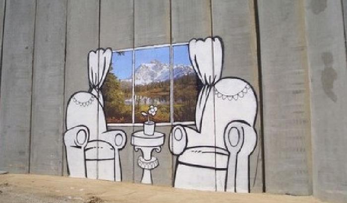 Il noto writer britannico Banksy a Gaza per disegnare la pace