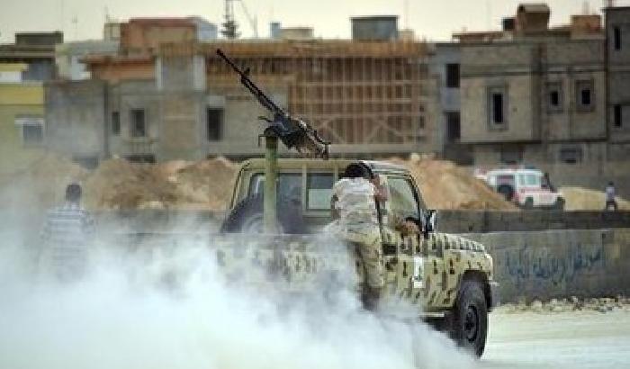 Bengasi: forti scontri tra esercito e Isis, due soldati sono morti