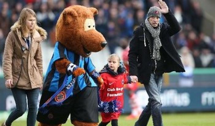 Belgio: rinvia l'eutanasia per andare per l'ultima volta allo stadio con la figlia