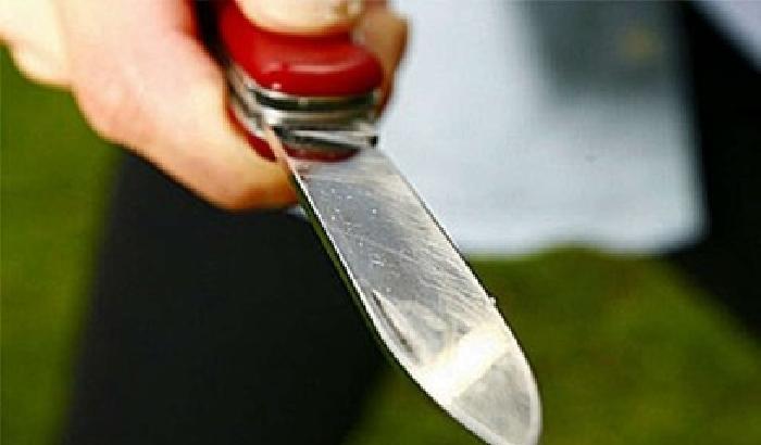 011406-NEWS_143135 Trentino, uccide a coltellate l'ex moglie