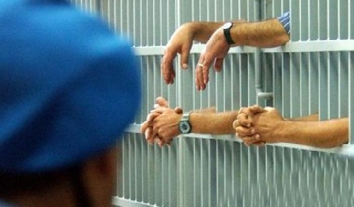 Carceri: meno detenuti, ma  posti  ancora insufficienti