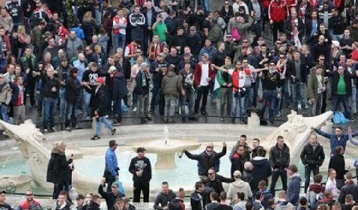 Roma-Feyenoord, arrestati sette tifosi olandesi