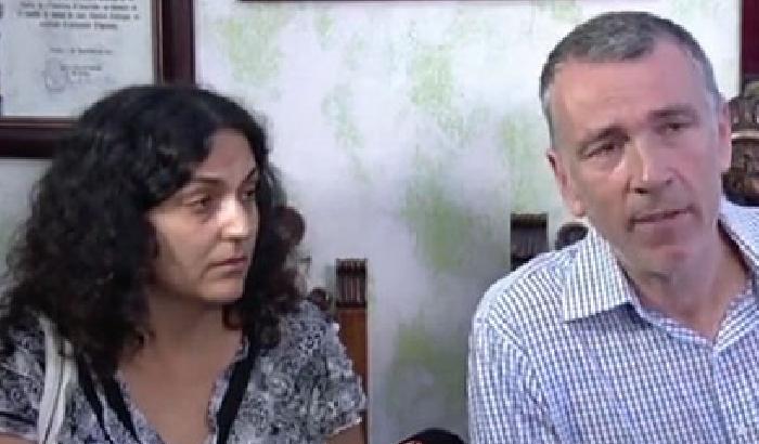 0115DC-NEWS_144073 In galera per curare il figlio con un nuovo metodo: il bimbo è guarito