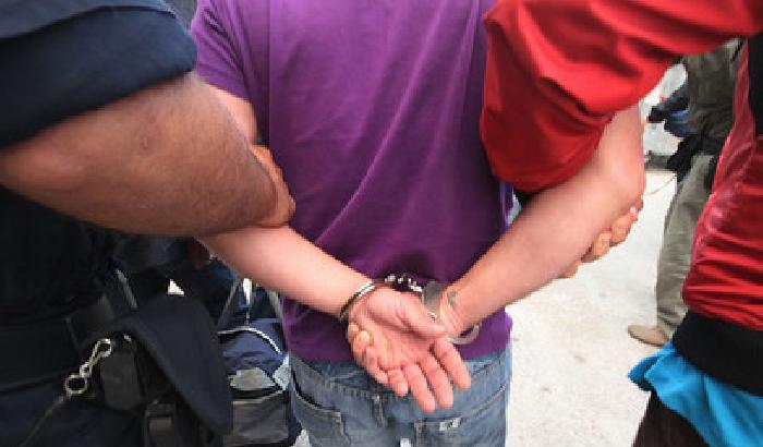 Guerra tra clan a Napoli, 12 arresti