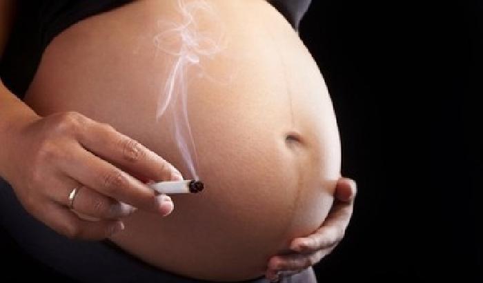Ecco cosa accade quando fumi in gravidanza