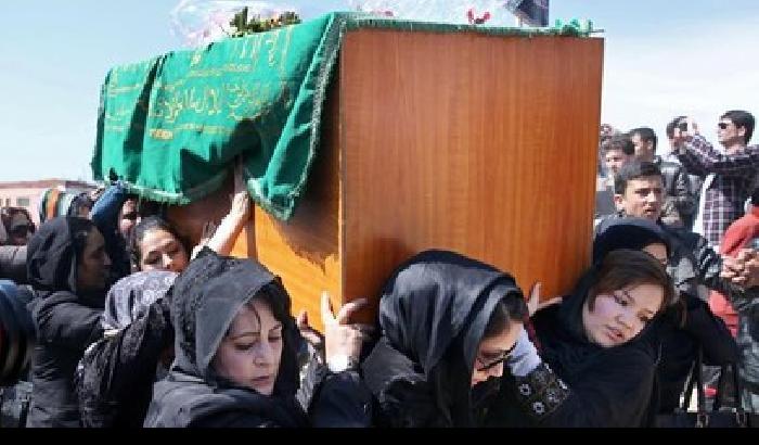 Nuova marcia a Kabul per ricordare la donna innocente uccisa
