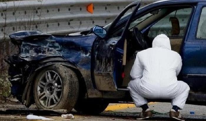 Rapina a Napoli, un morto e 9 feriti: fermati due carabinieri