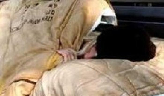 Falso benefattore violenta una clochard a cui portava i pasti