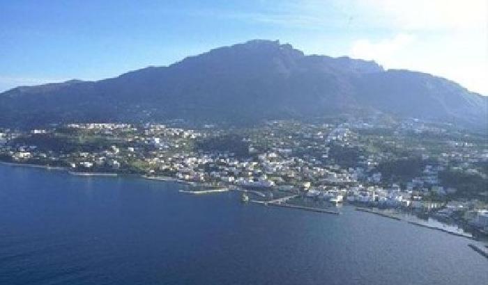 Tangenti, in manette il sindaco di Ischia, spunta il nome di D'Alema