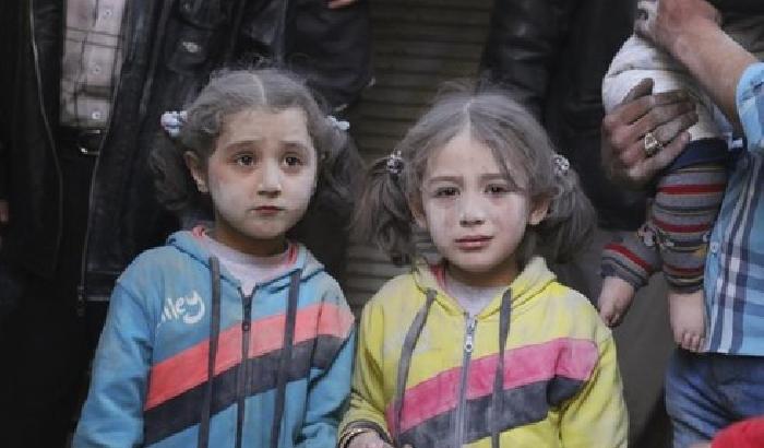 Assad bombarda Aleppo: strage di donne e bambini