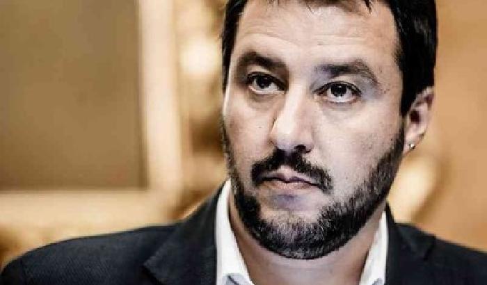 Dai rom ai migranti, Salvini: occupiamo i loro alberghi