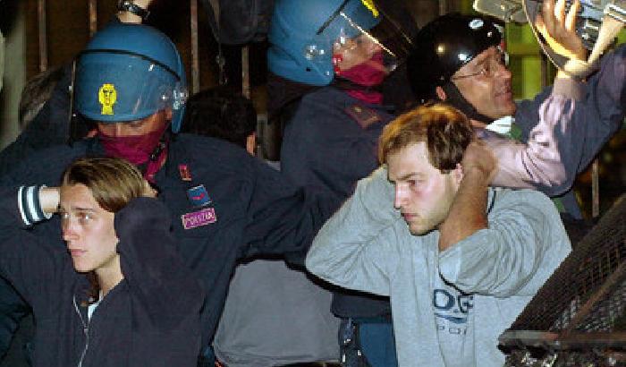 011A0E-NEWS_146244 Il governo contro il poliziotto che inneggia al G8: massima severità