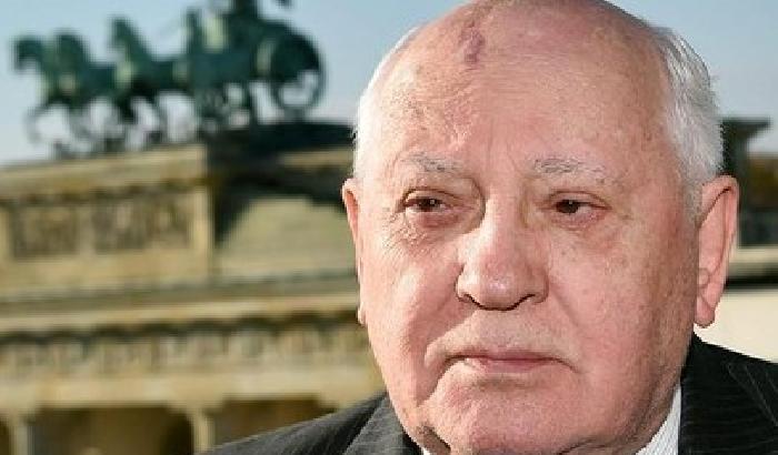 011A21-NEWS_146286 Gorbaciov: serve una perestrojka americana