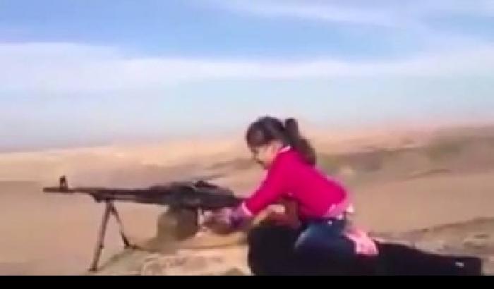 Una bambina curda di 5 anni: ho ucciso 400 jihadisti Isis