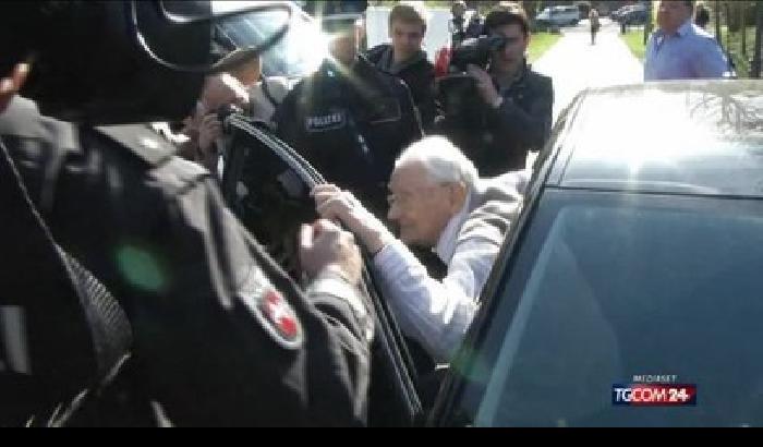 011B5E-NEWS_146883 Ex contabile di Auschwitz: conscio del massacro