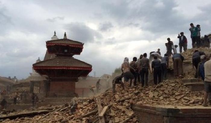 Terremoto in Nepal: crollati molti palazzi nella capitale
