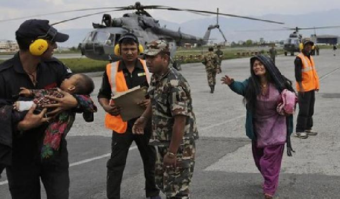 Strage in Nepal, si temono 10mila morti