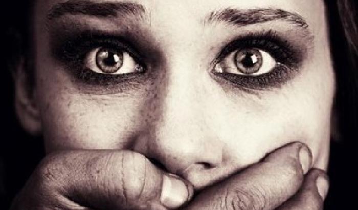 011C8F-NEWS_147516 Uomini violenti contro le donne: i giovani chiedono aiuto